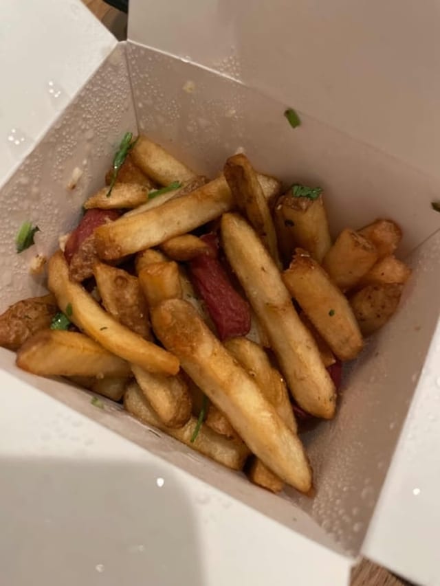 Salchipapas.